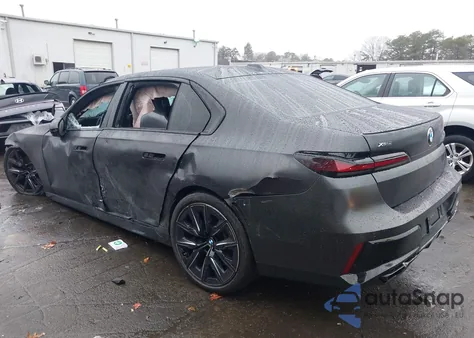 2025 BMW 760I xDrive z USA, uszkodzony, nr VIN WBA33EJ0XSCU66386